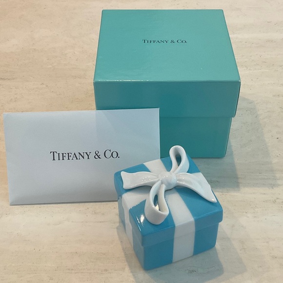 Tiffany & Co Trinket Box Small Blue White Bow Porcelain Gift Box 2” Vintage 1998 - Picture 1 of 15